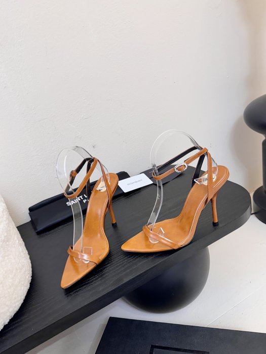 Босоножки фото 3