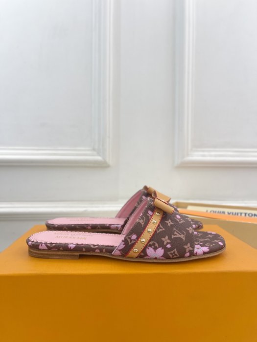 Шлепанцы женские фото 4