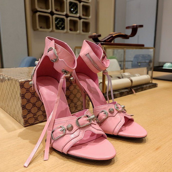 Leather sandals on high heel, light-pink фото 4