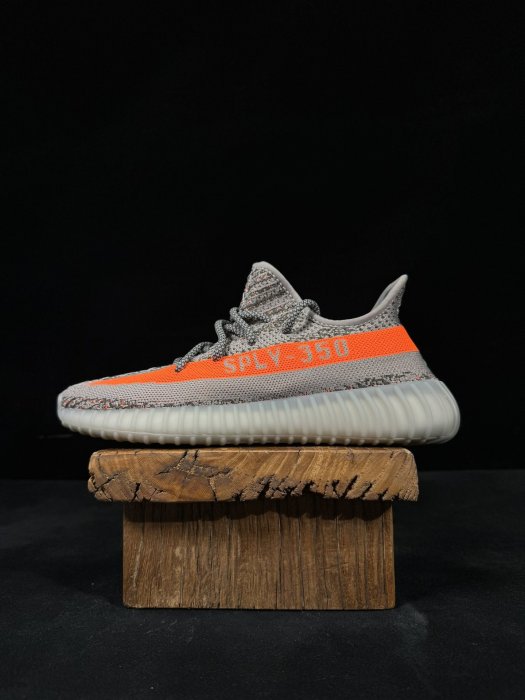 Кросівки Yeezy 350V2