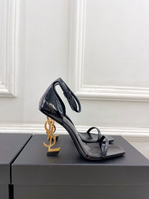 Босоножки фото 2