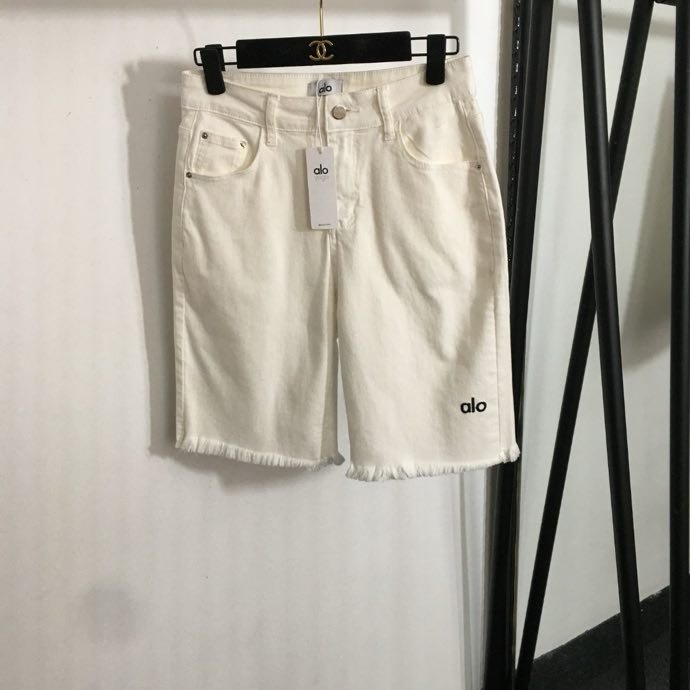 Шорты женские