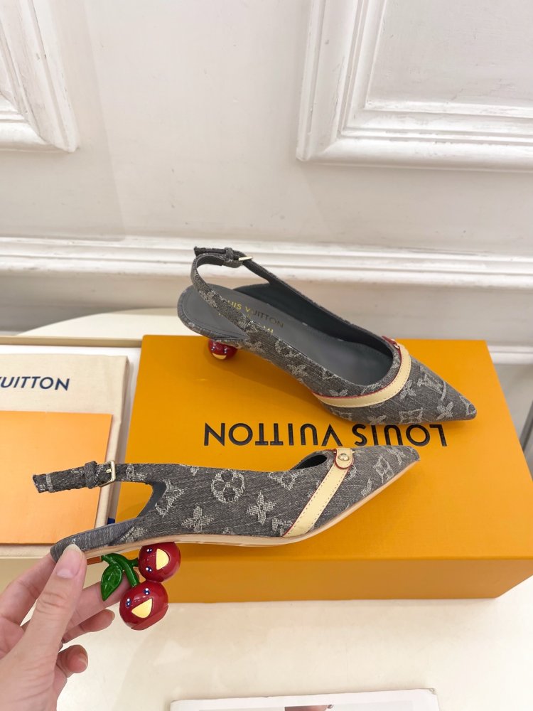 Босоножки фото 4