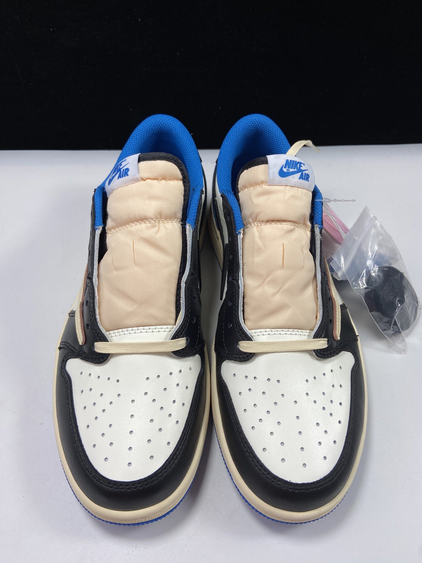 Кросівки Air Jordan 1 Retro Low OG SP Fragment x Travis Scott фото 4