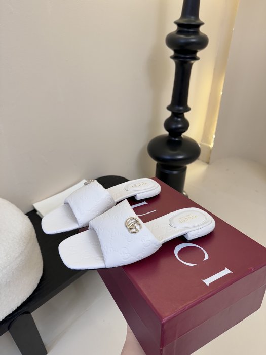 Шлепанцы фото 5