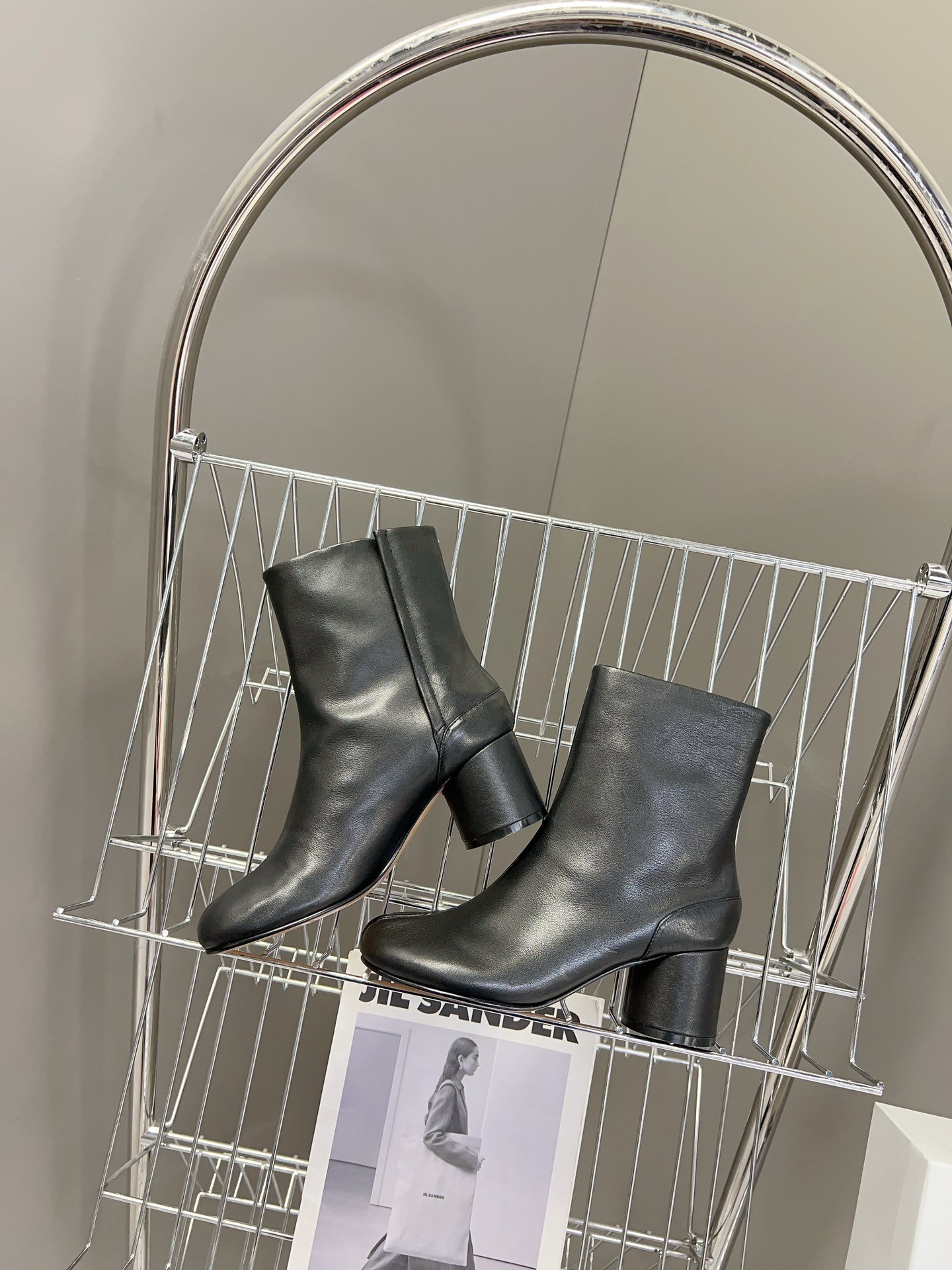 Ботинки женские кожаные с раздвоенным носком фото 6