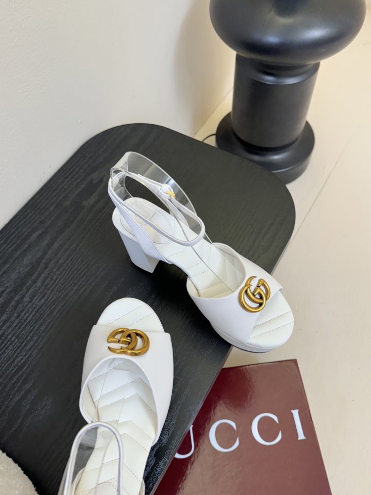 Босоніжки фото 4