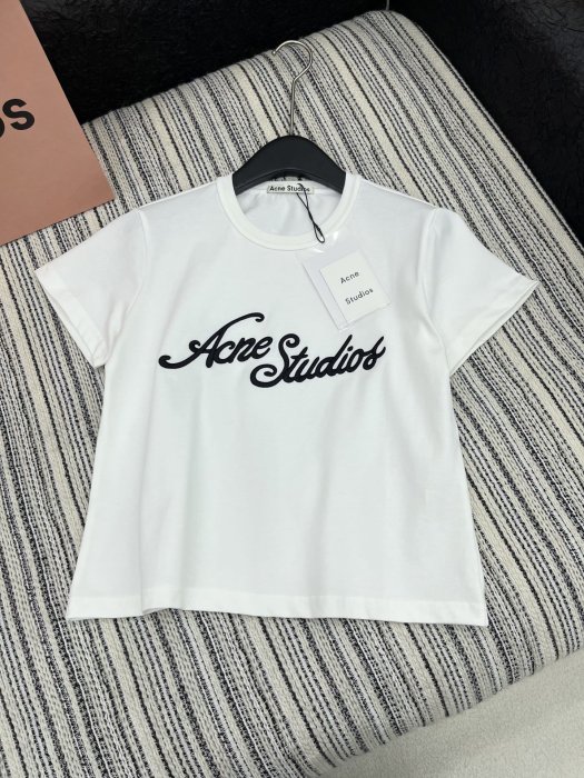 T-shirt women's