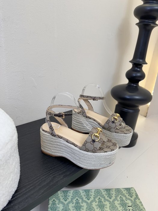 Босоножки фото 2