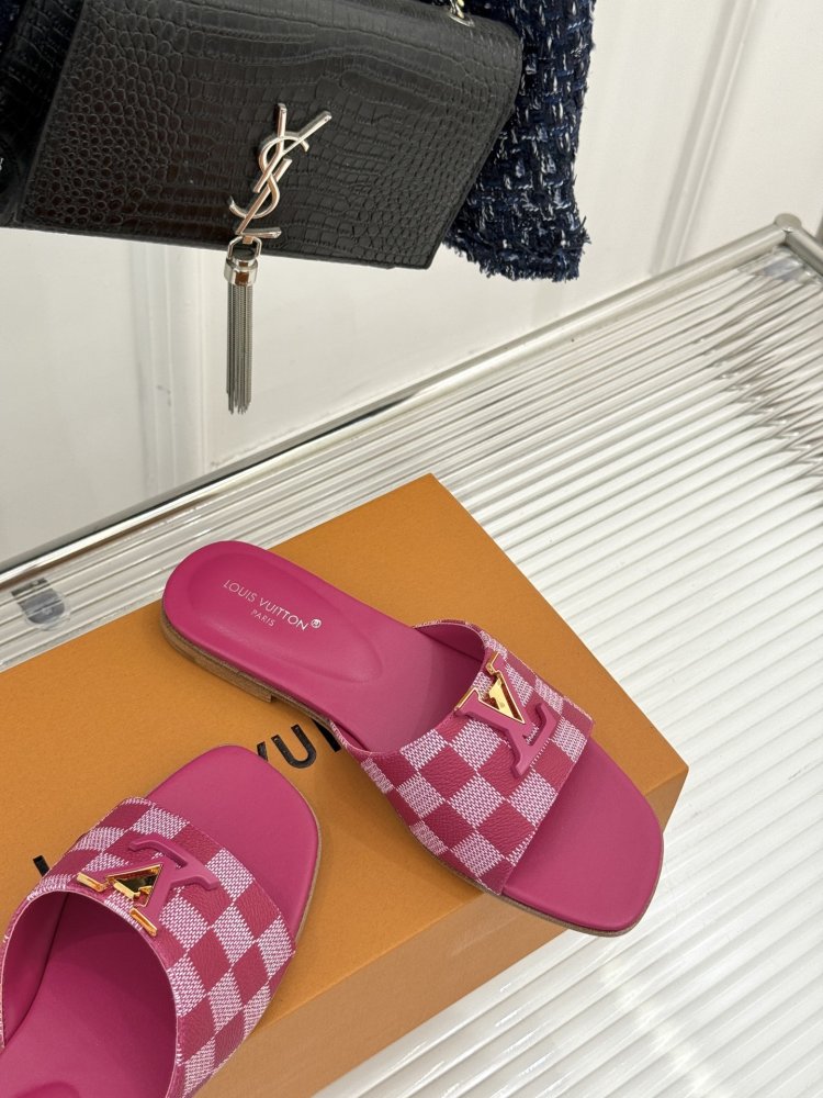 Шлепанцы женские фото 5