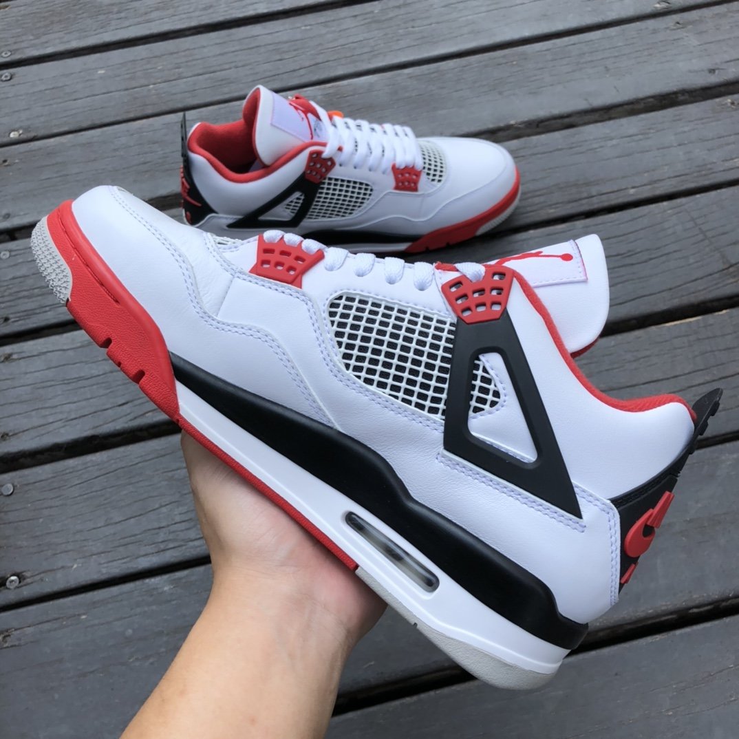 Кросівки Air Jordan 4 фото 3