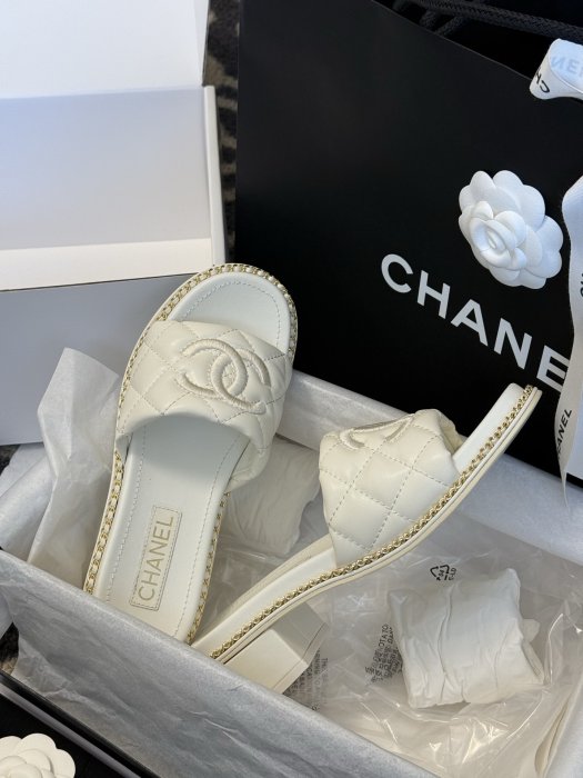 Шлепанцы фото 4