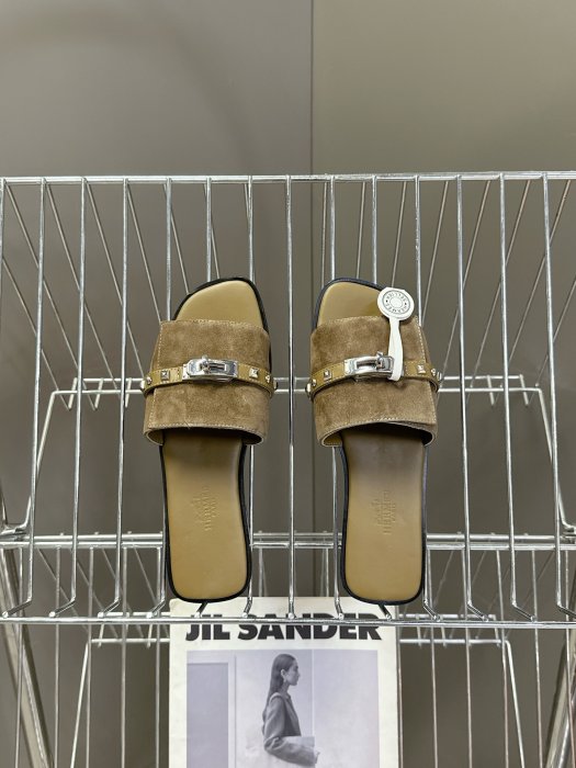 Шлепанцы фото 6