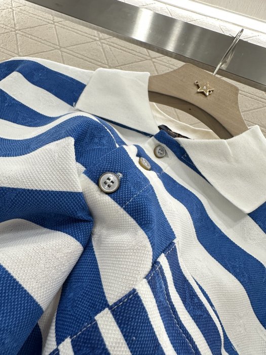 T-shirt women's фото 7