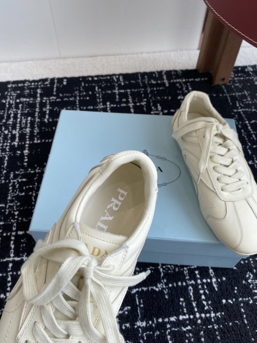 Кроссовки женские фото 8