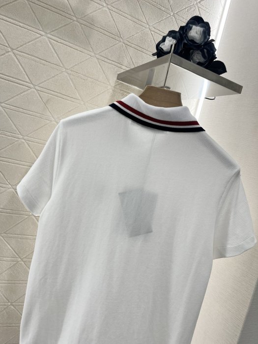 Футболка жіноча фото 4