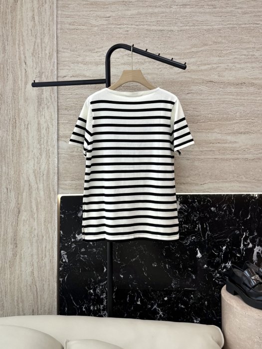 T-shirt women's фото 2