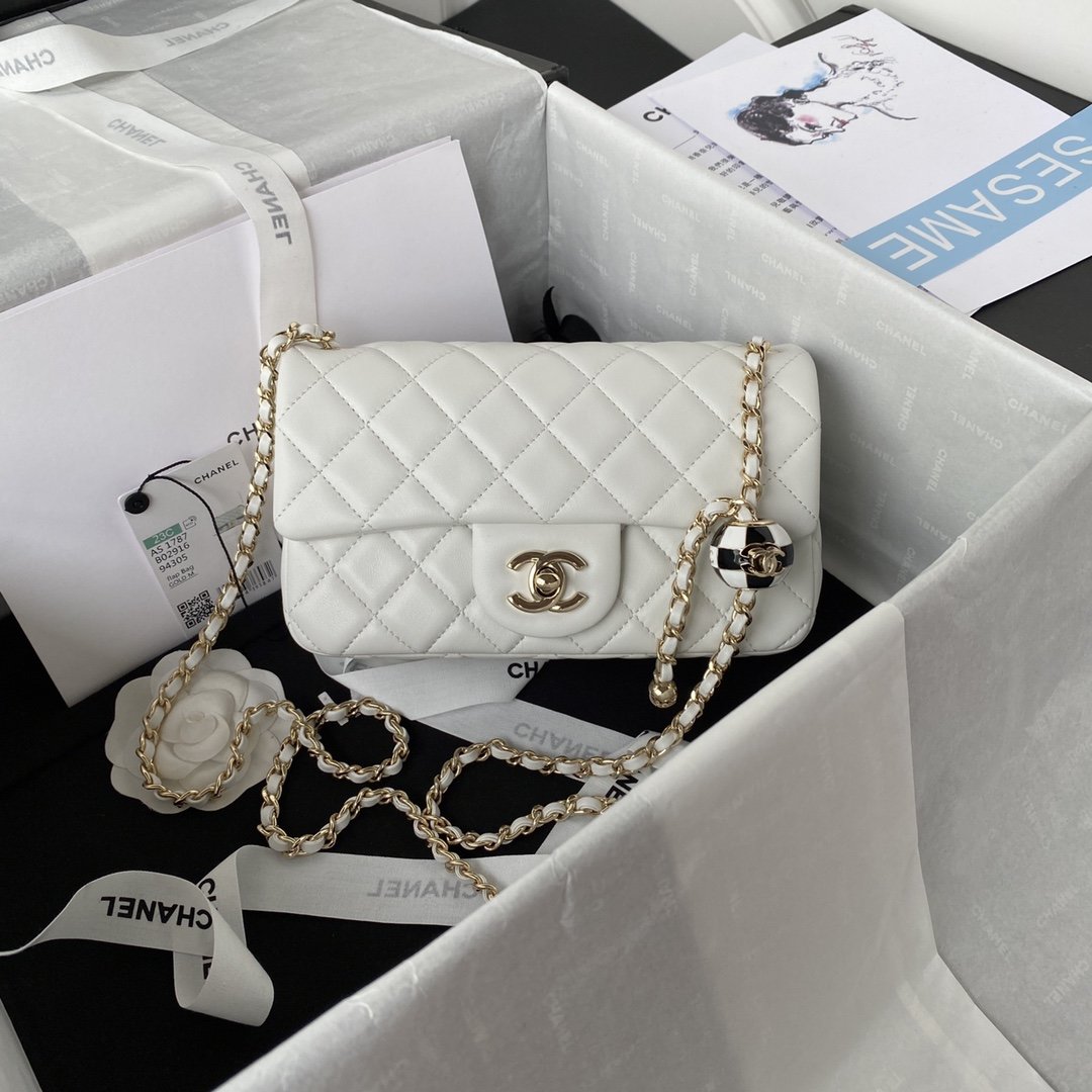 Сумка Chanel Flap Bag Lambskin Gold 15 см