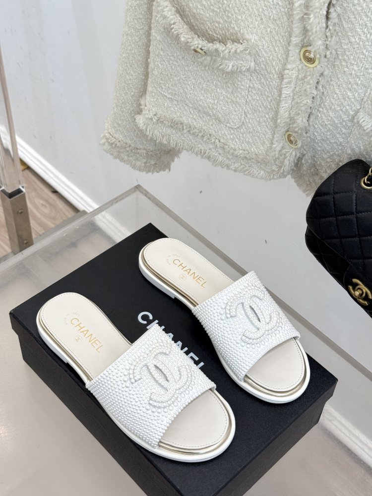 Шлепанцы женские фото 3