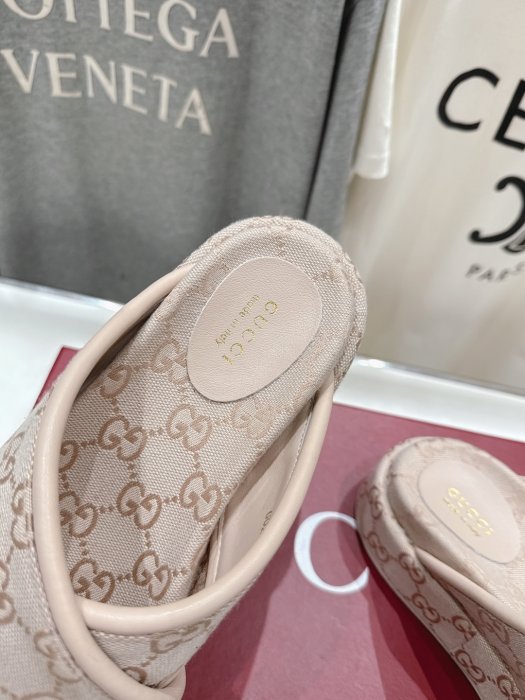 Шлепанцы фото 6