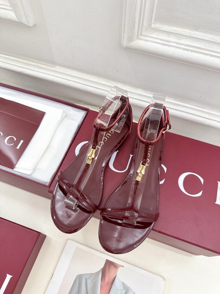 Босоножки фото 5