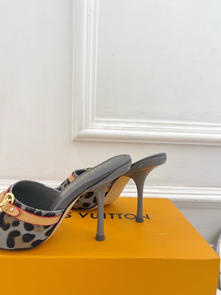 Босоножки фото 8