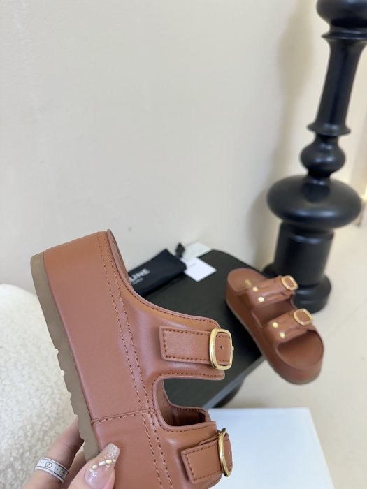 Шлепанцы женские фото 9