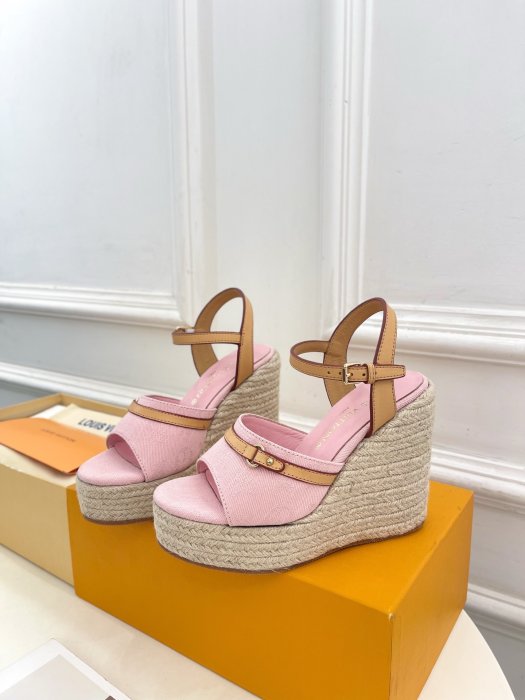 Босоножки фото 3