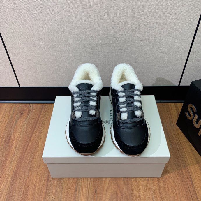 Sneakers women's winter on fur