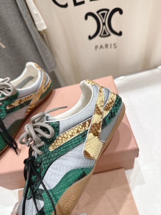 Кроссовки фото 6