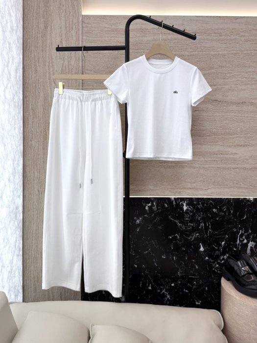 Костюм женский