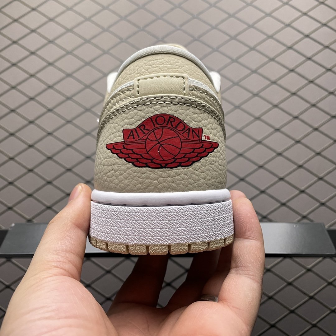 Кросівки Air Jordan 1 Low FB7168-121 фото 2