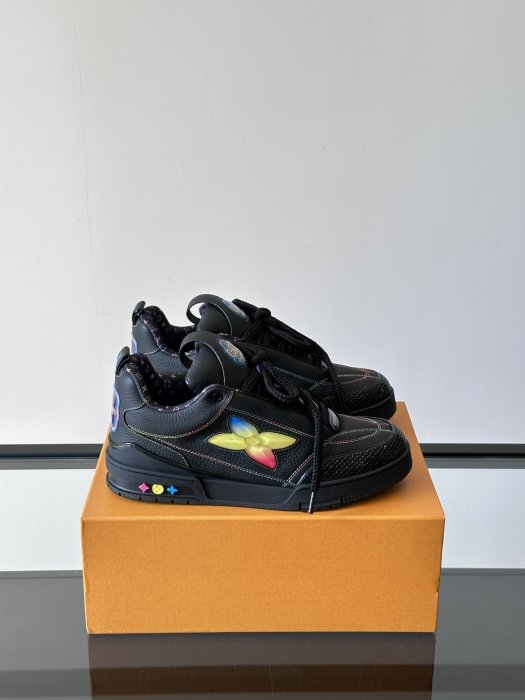 Кросівки чоловічі