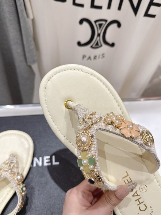 Шлепанцы фото 7