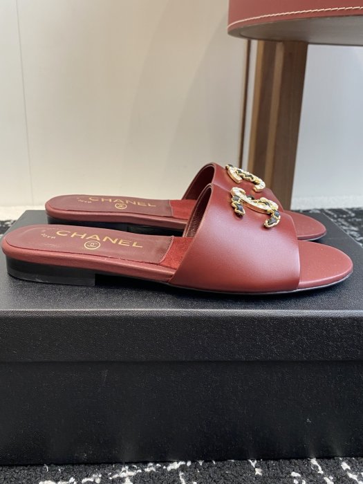 Шльопанці жіночі фото 2