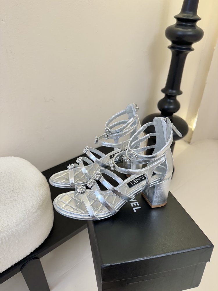 Босоножки фото 5