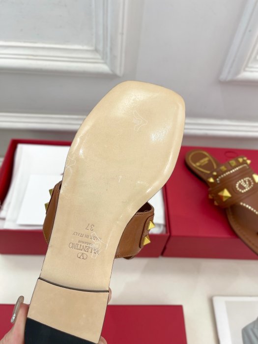 Шльопанці жіночі фото 9