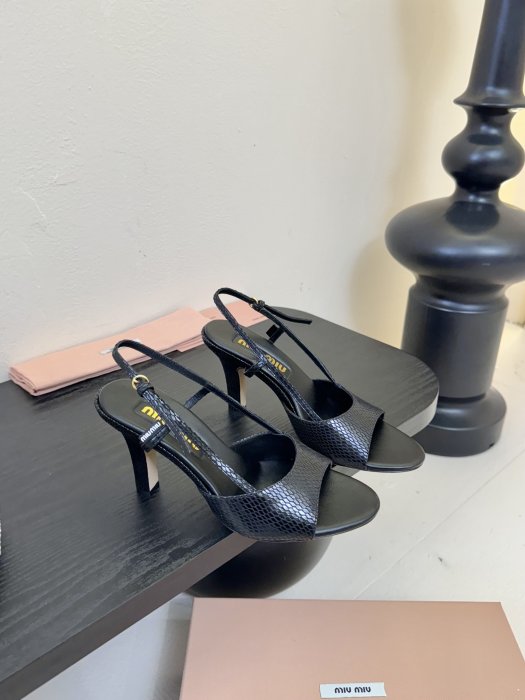 Босоножки фото 2