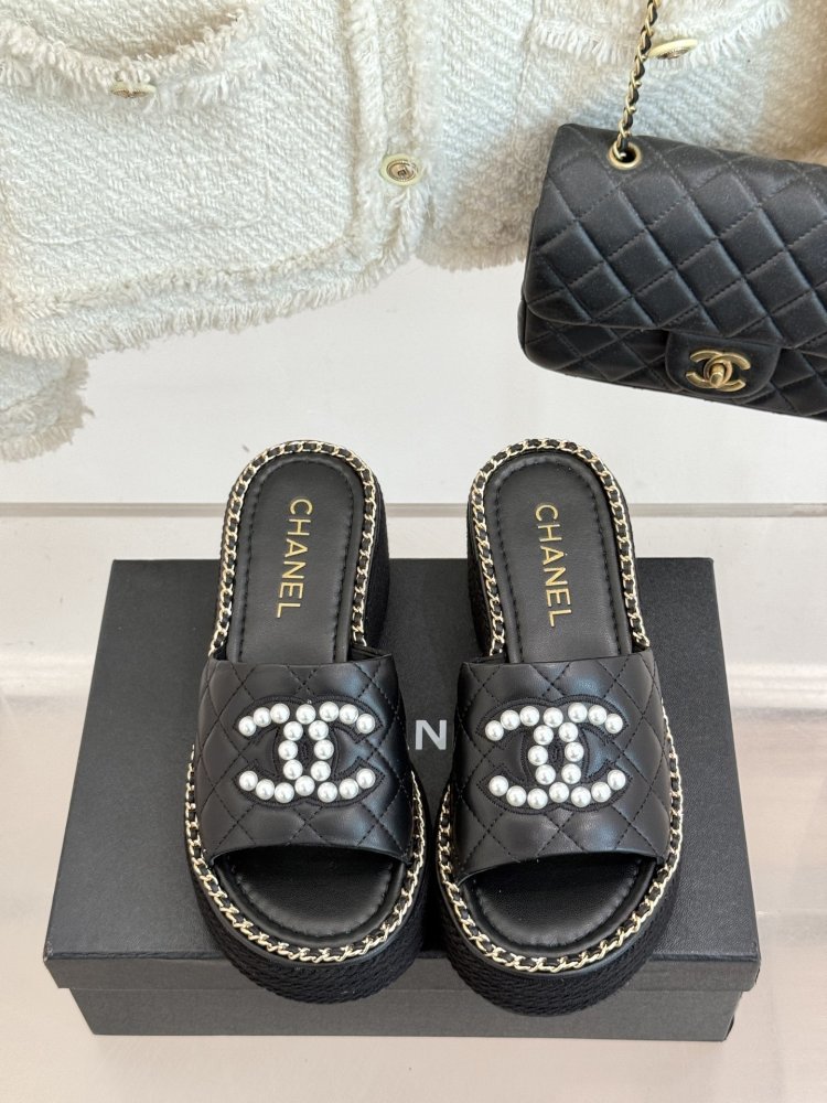 Шльопанці жіночі фото 4