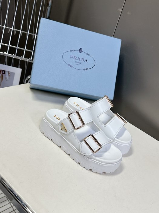 Шлепанцы фото 2