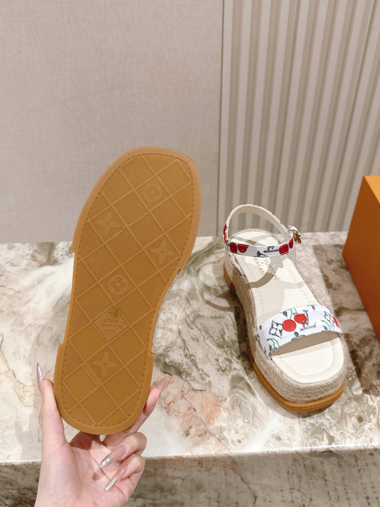 Сандалии женские фото 6