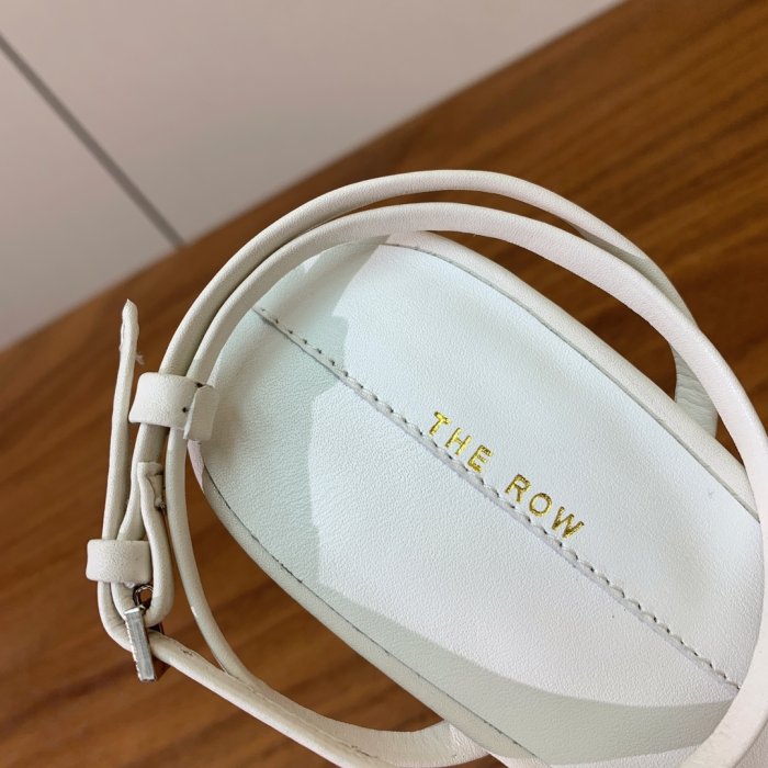 Босоножки фото 8