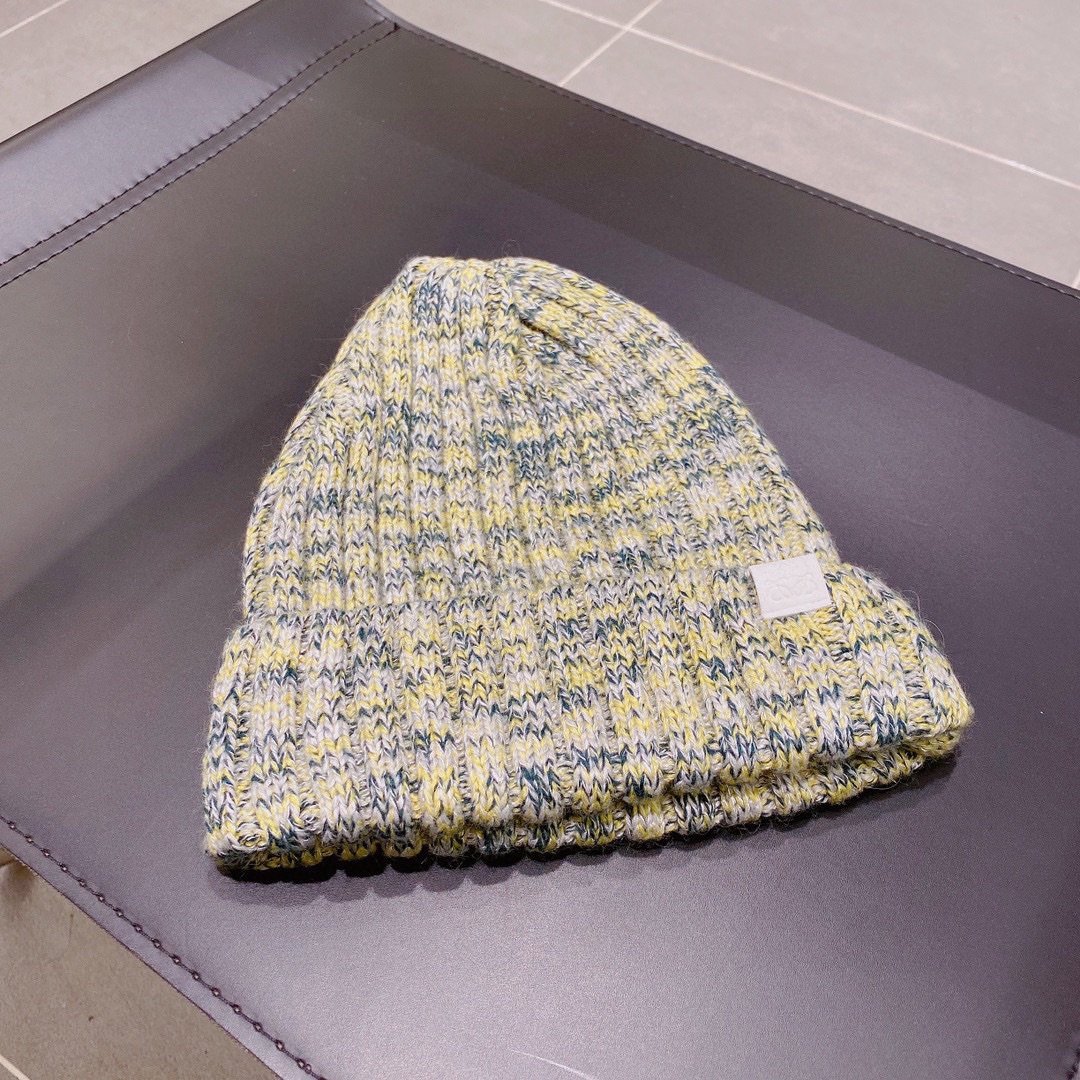Woolen knitted a cap фото 6