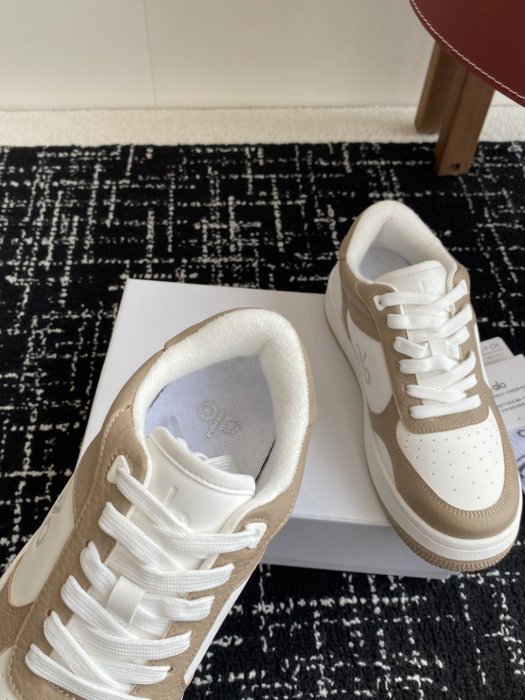 Кроссовки женские фото 8