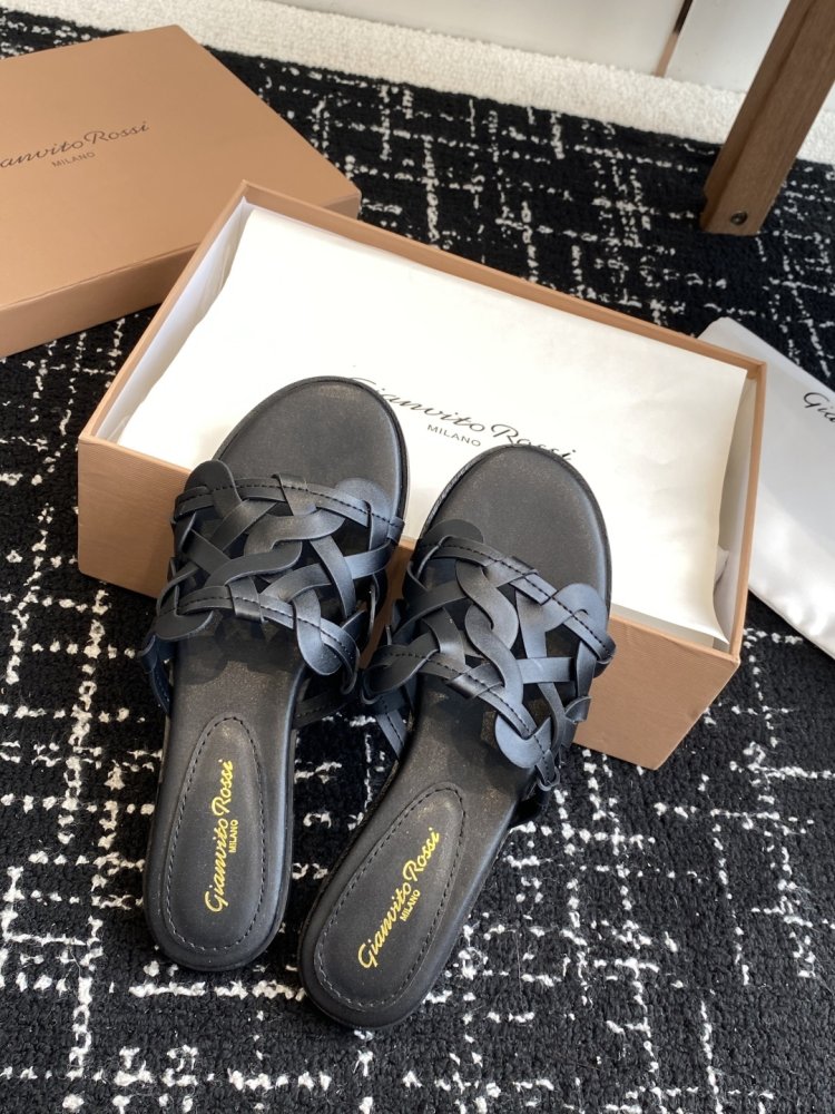 Шльопанці жіночі фото 4