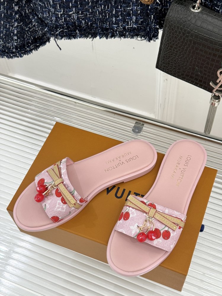 Шлепанцы женские фото 2