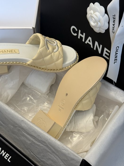 Шлепанцы фото 9