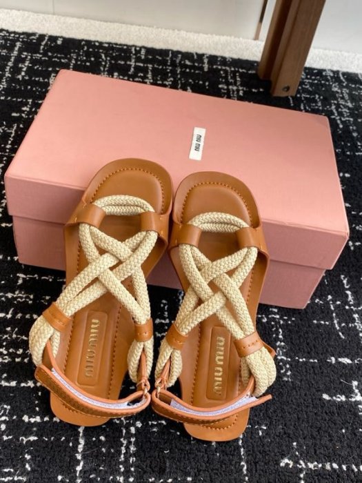 Сандалі фото 4