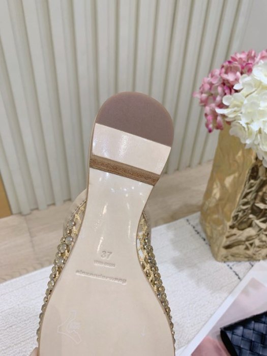 Шлепанцы женские фото 8