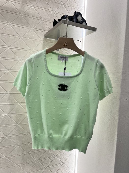 Футболка женская